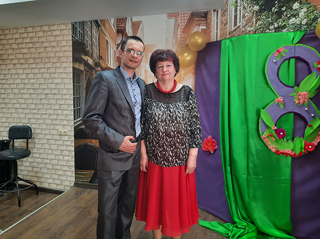 Darite zhenshchinam tsvety4