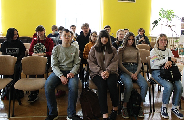 Smotri na menya kak na ravnogo Invalidy4