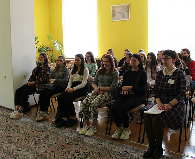 den semi tsentralnaya biblioteka2