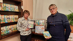 kuzka sunduchok otkryl novoy knigoy udivil