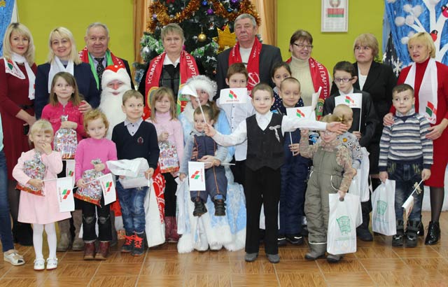Blagotvoritelnyy utrennik Krasnaya Shapochka5