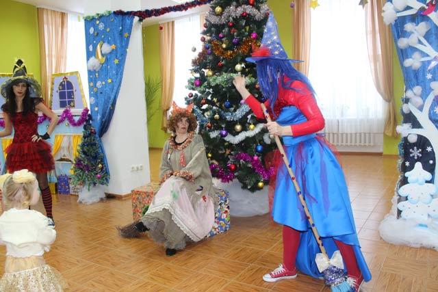 Priklyucheniya Krasnoy Shapochki11