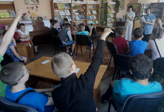 V bibliotekegoryachaya pora7