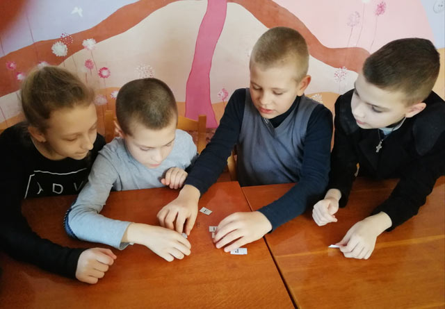 Nashi malchiki dolzhny poyatoyat za chest strany4