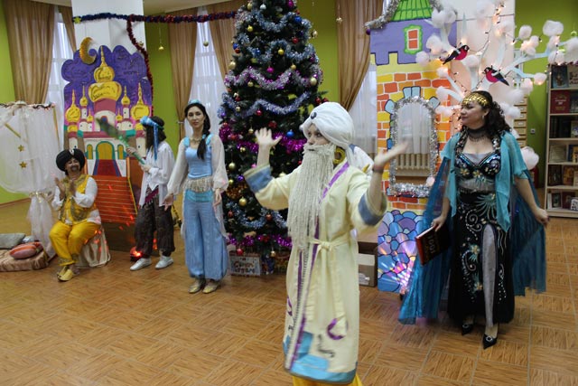 Novogodniy blagotvoritelnyy utrennik13