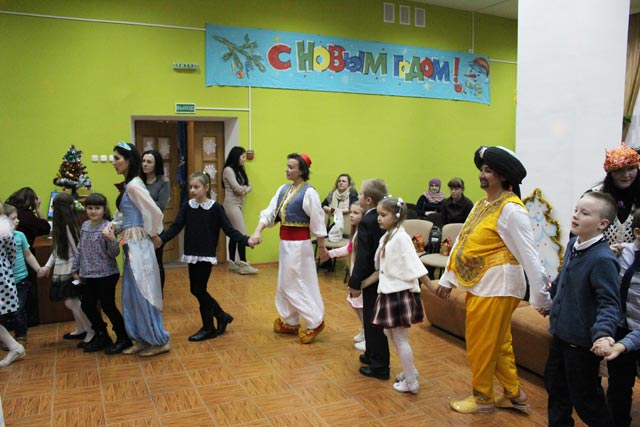 Novogodniy blagotvoritelnyy utrennik25