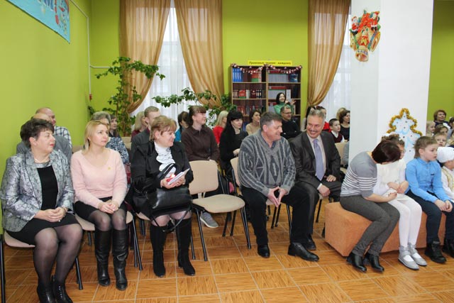 Novogodniy blagotvoritelnyy utrennik3