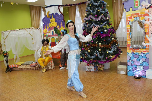 Novogodniy blagotvoritelnyy utrennik9