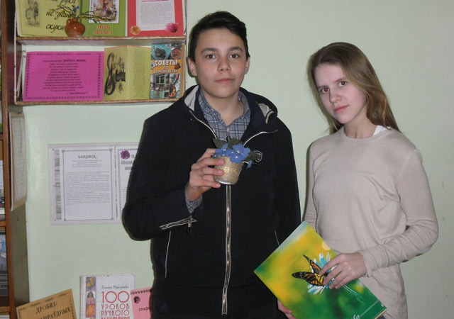 S pervymi vesennimi tsvetami