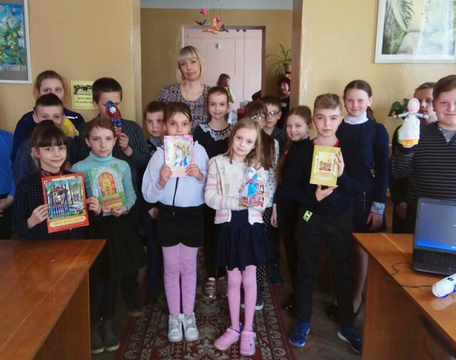 Veselitsya narodprazdnik Paskhi u vorot3