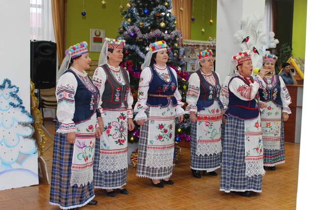 Yeshcho ne vecherNovyy god4