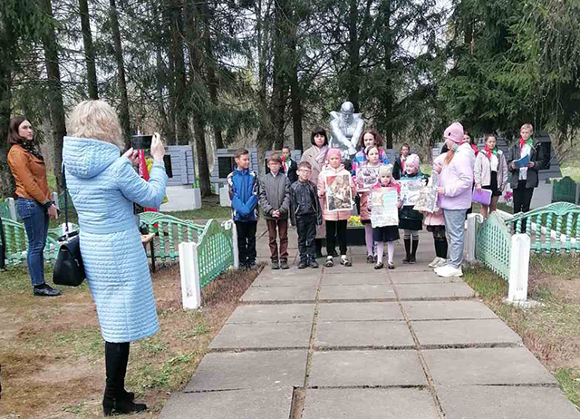 My budem chtit vash podvig vechno 2