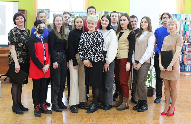 Na tvorcheskoy orbite Savitskogo 8