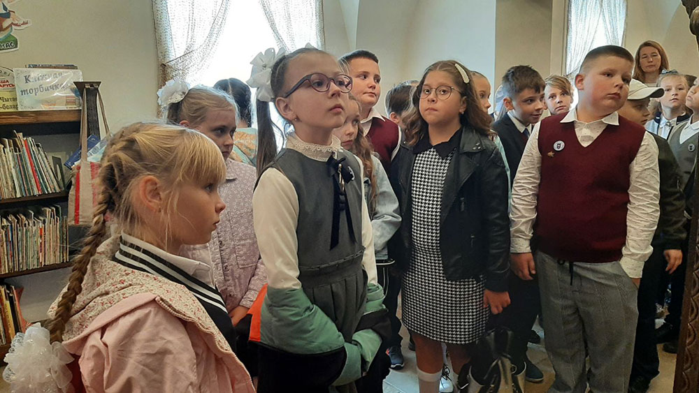 kazhdyy god zvonok vesolyy sobirayet vmeste nas8