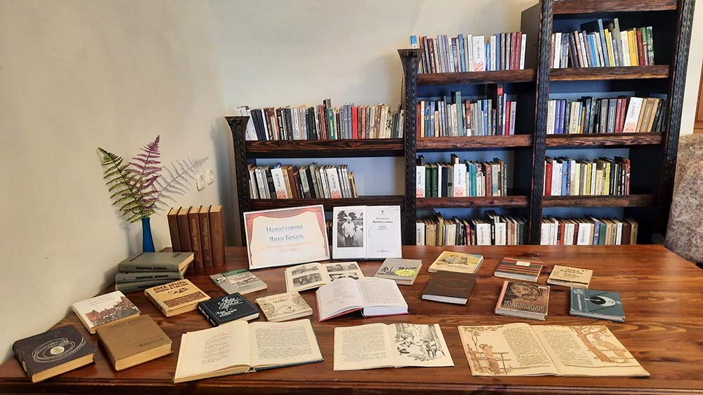 unique yankee visor1