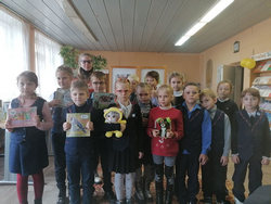 zveri i ptitsy na knizhnykh stranitsakh