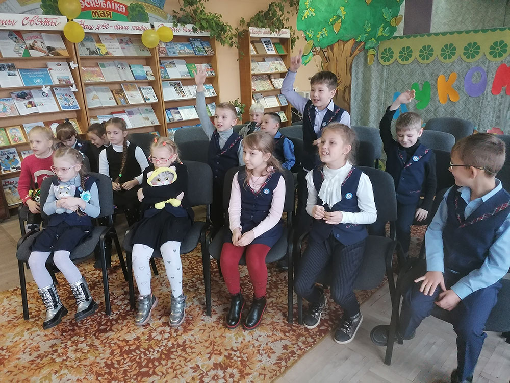 zveri i ptitsy na knizhnykh stranitsakh6