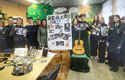 Mezhdu slovom i slavoy