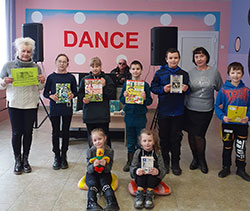 vorobyshki plyashut krylyshkami mashut