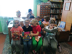 Biblioteka vstrechayet druzey