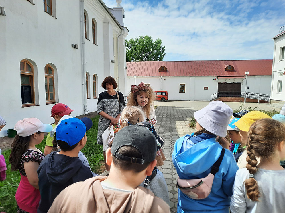 Leto s knigoy interesney1