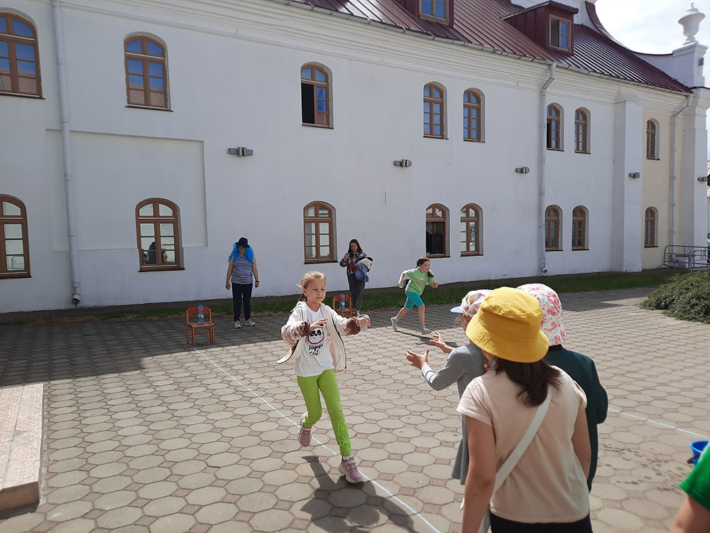 Leto s knigoy interesney17