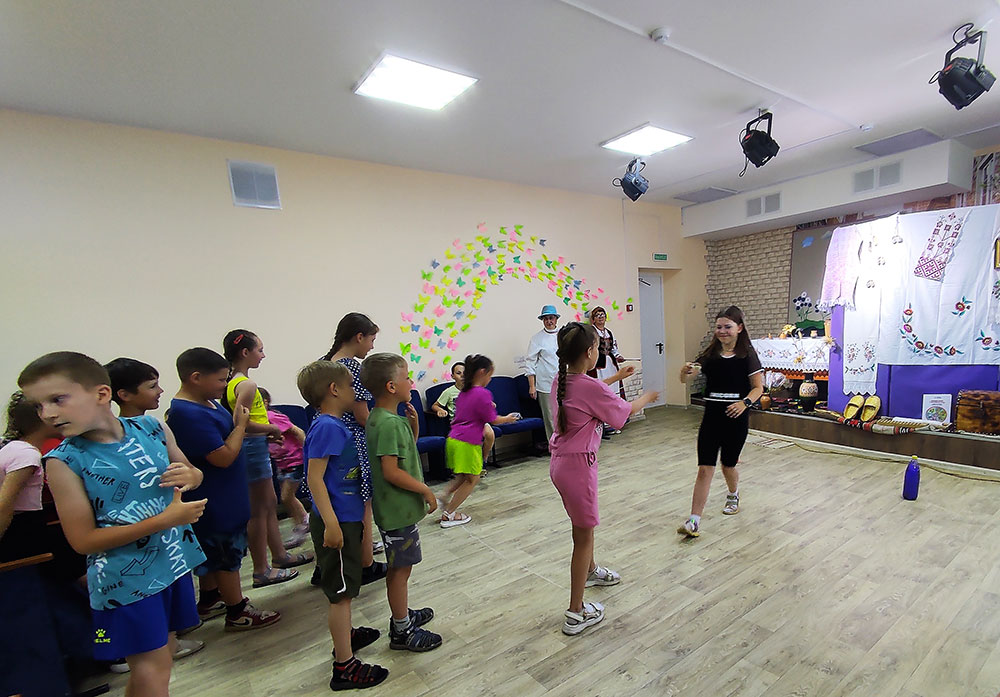 bielaruskaja chata ŭciechami bahata3