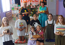 Vstrechayem Spasy delayem pripasy