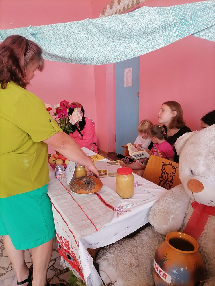 prazdnik trekh spasov2