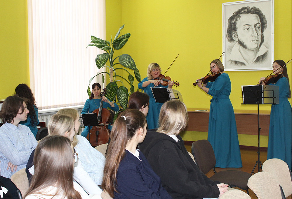 K 45 letiyu pamyatnogo znaka 6