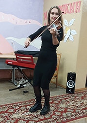 rodnyye ruki beregut domashniy laskovyy uyut