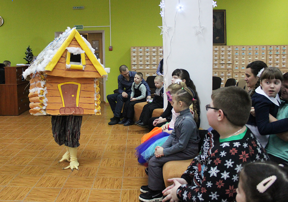 Blagotvoritelnyy utrennik Snezhnaya koroleva 17