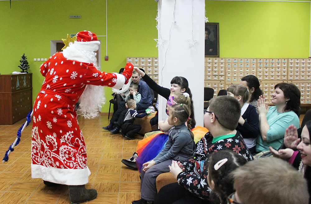 Blagotvoritelnyy utrennik Snezhnaya koroleva 18