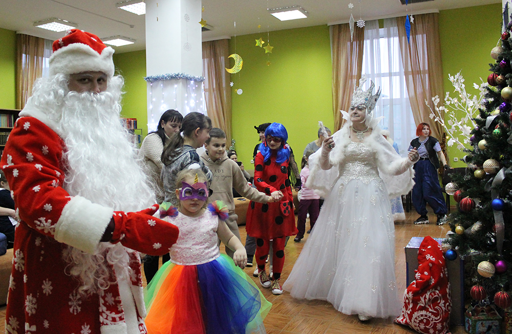 Blagotvoritelnyy utrennik Snezhnaya koroleva 19