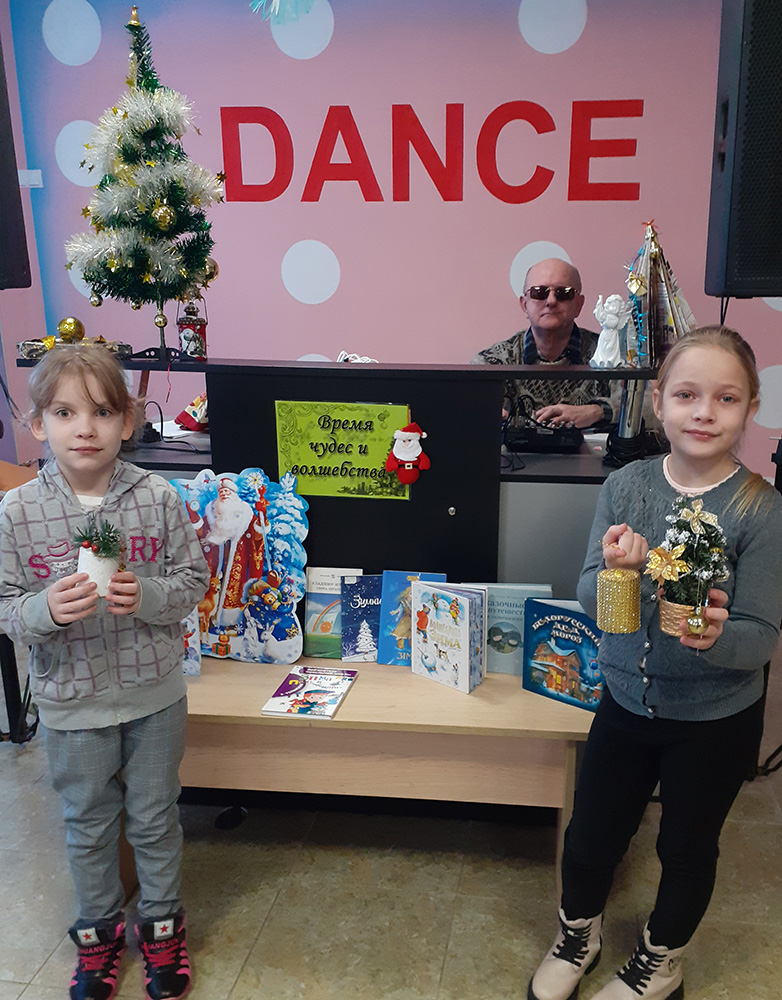igrayut rebyatki v zimniye svyatki4