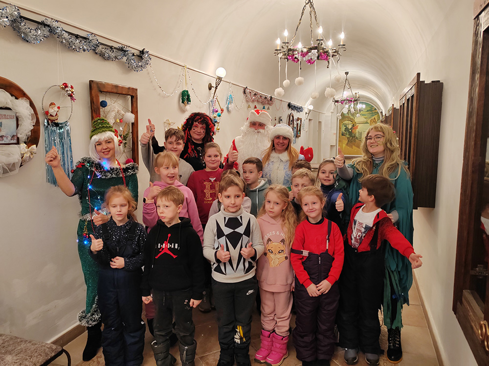 novogodniye prodelki baby yagi i kikimory13