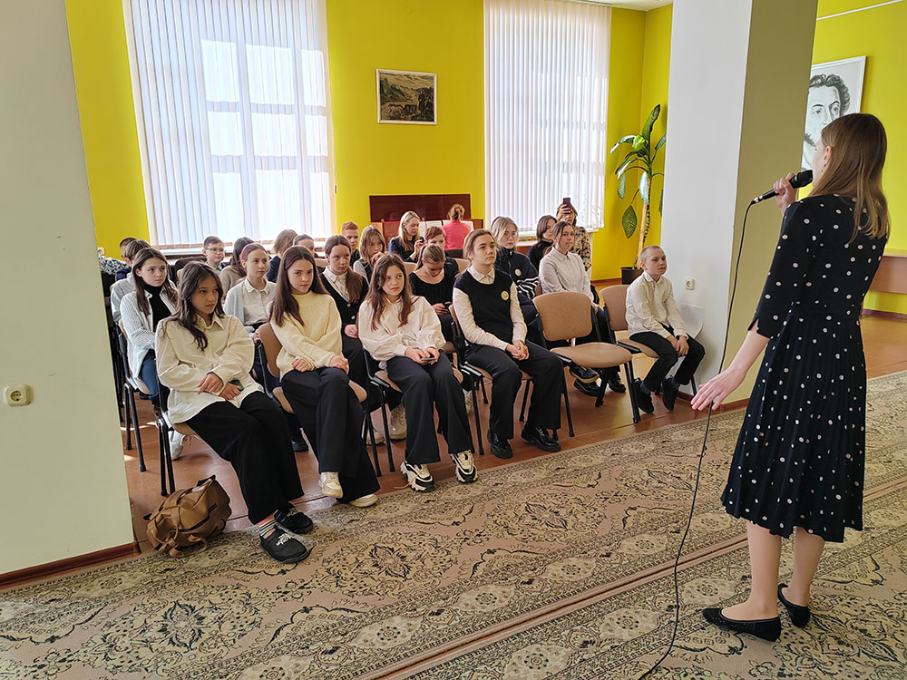 den konstitutsii tsentralnaya3