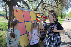 otkrytiye detskogo parka pervogo maya