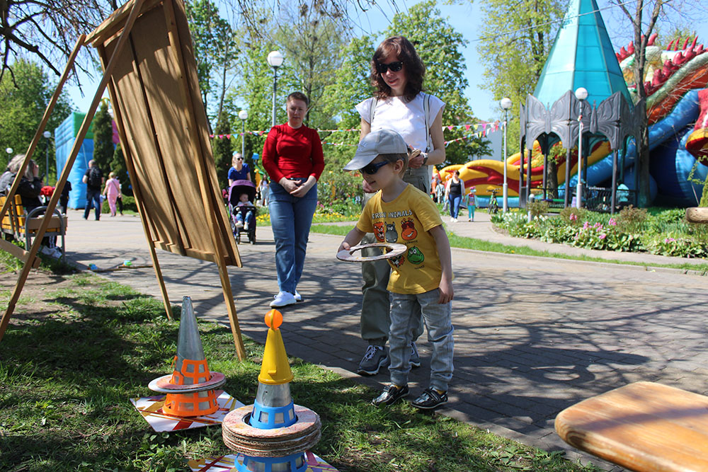 otkrytiye detskogo parka pervogo maya16