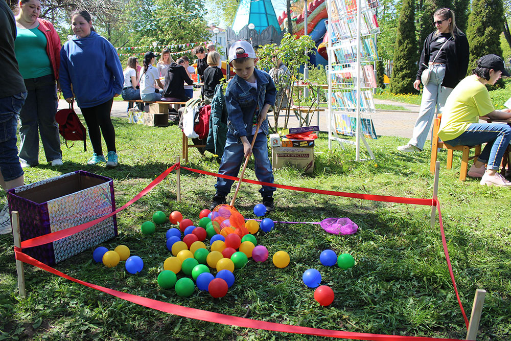 otkrytiye detskogo parka pervogo maya27