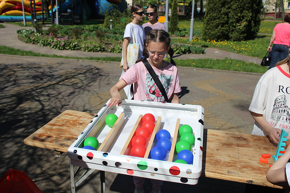 otkrytiye detskogo parka pervogo maya8