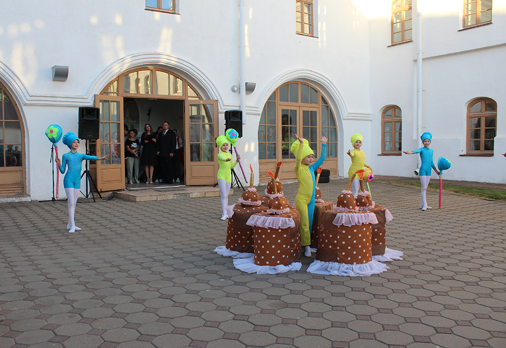 neskuchnyy vecher professii10