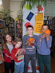 po knizhnym tropinka oseni