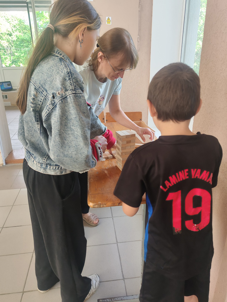 pust leto zvonkoye smeyotsya3