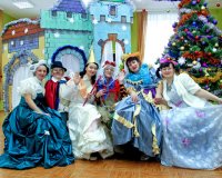 novogodniye-priklyucheniya-zolushki-45