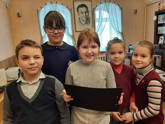 priklyucheniya knigovichka v biblioteke5