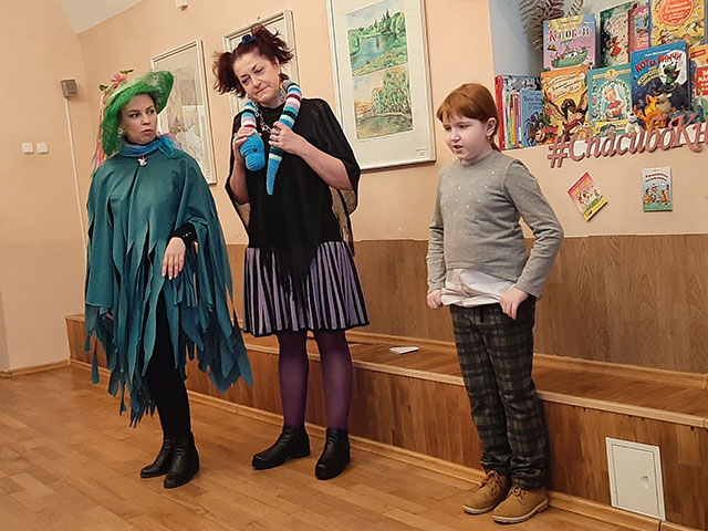 priklyucheniya knigovichka v biblioteke8