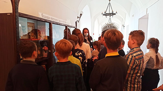 privetlivo vstrechayem v mir knigi priglashayem3