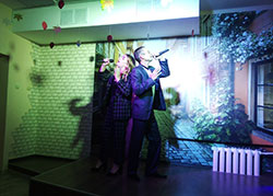 ya zhivu provozhaya gody